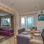 Cozy Apartment In Makarska With Jacuzzi