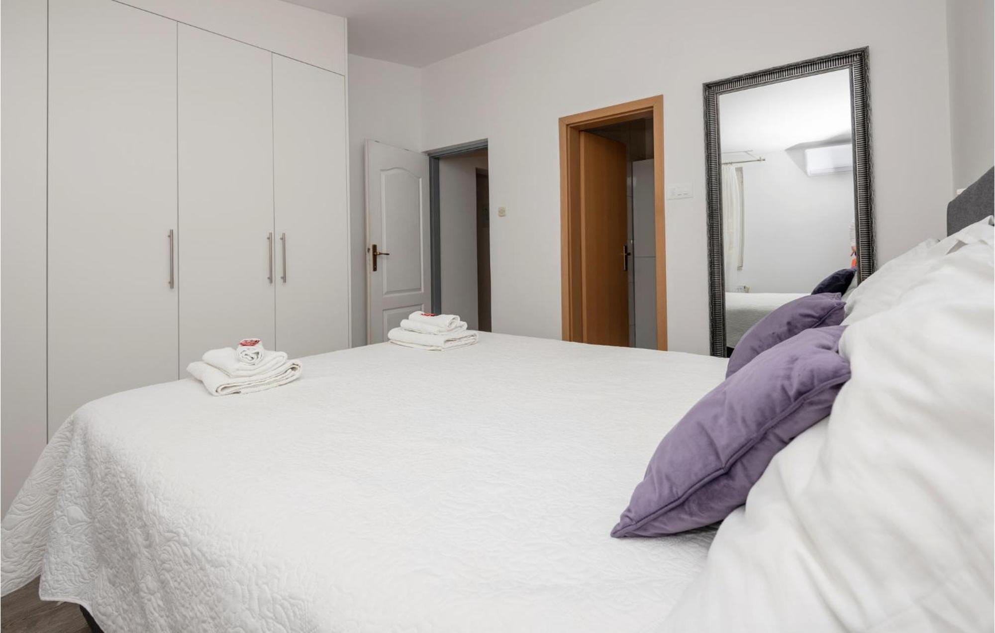 Apartment Cozy In With Jacuzzi Makarska