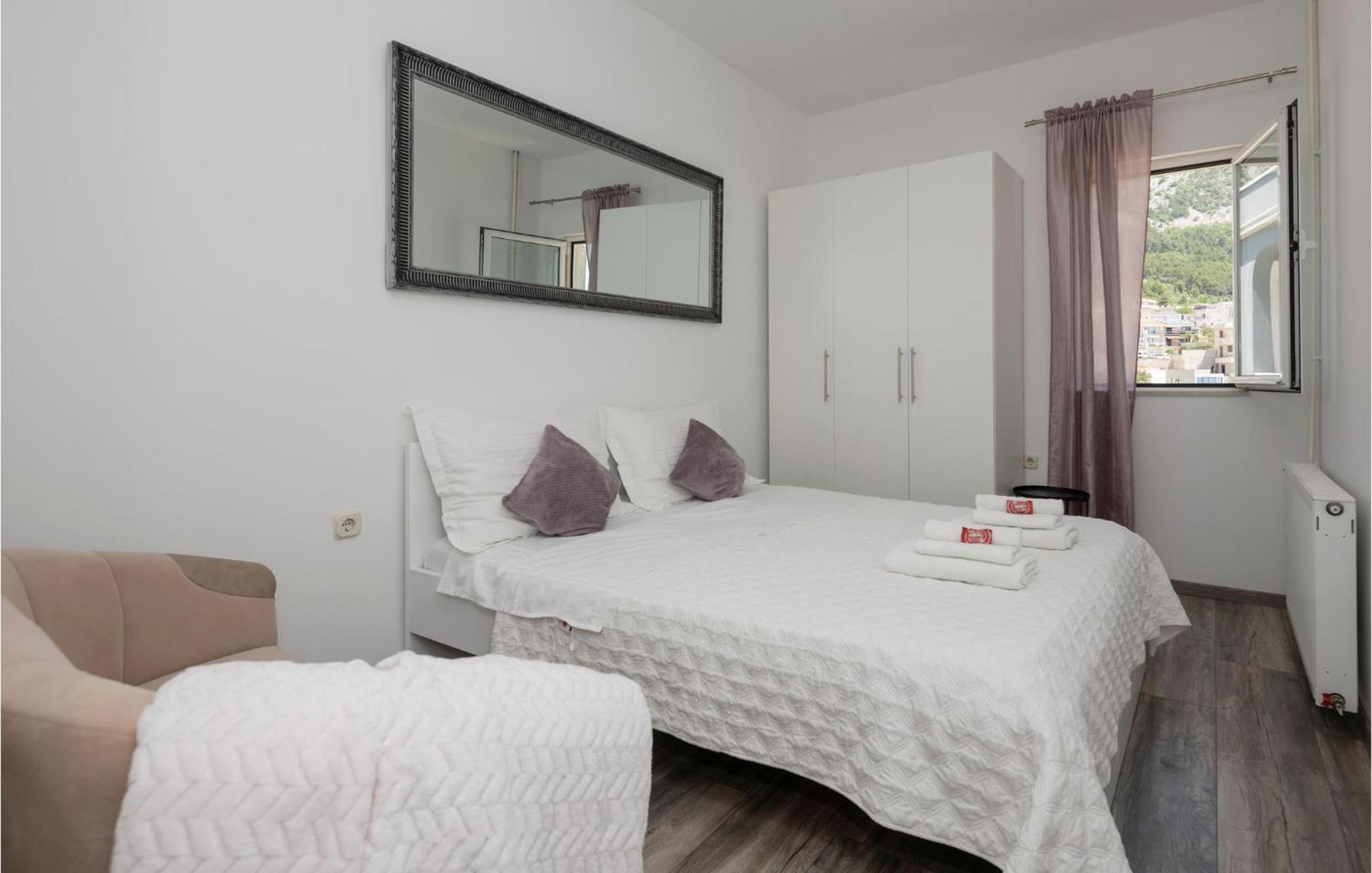 Apartment Cozy In With Jacuzzi Makarska