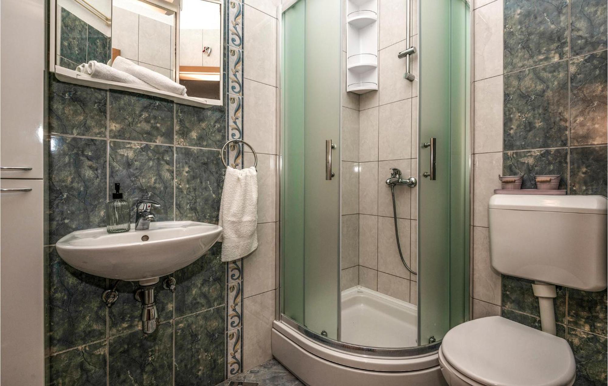 Cozy In With Jacuzzi Apartment Makarska